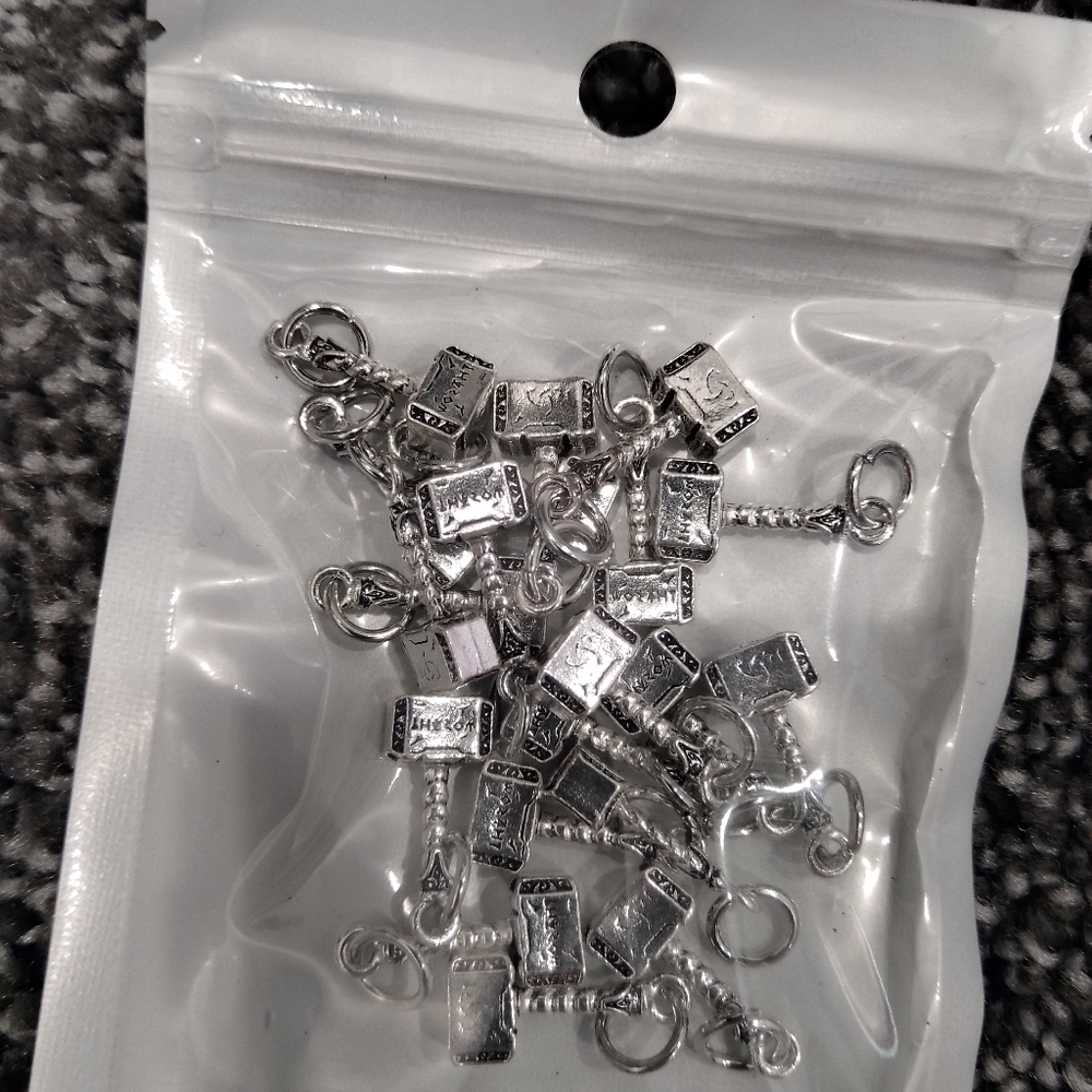 Marvel avengers charms - Picture 9 of 10